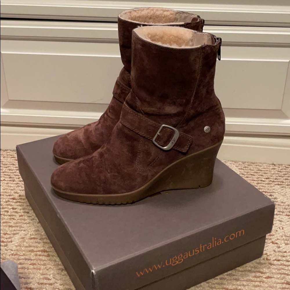 Ugg Giselle Wedge Bootie Size 9 Brown *LIKE NEW!*